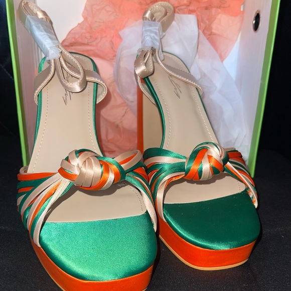 🎀Sun Gurg strappy satiny block heel shoe. New in box - Picture 3 of 6
